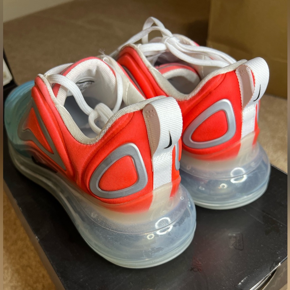 Nike AirMax720 Pink Sea lava Glow Size 8.5